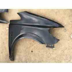 Aleta delantera derecha...