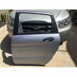 puerta trasera izquierda...