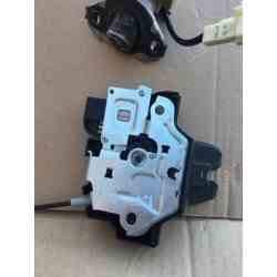 cerradura maletero lexus IS...