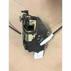 cerradura trasera izquierda...