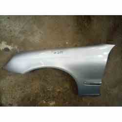 aleta izquierda mercedes...