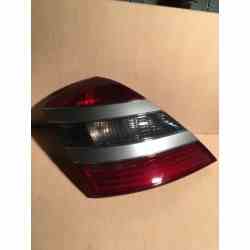 Pilotos traseros mercedes...