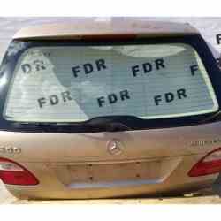 porton trasero mercedes...