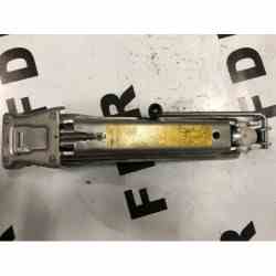 gato audi a8 4E0011031A