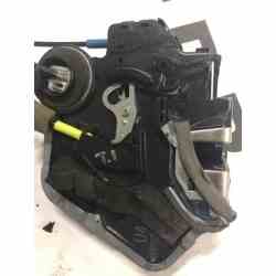 Cerradura trasera izquierda...