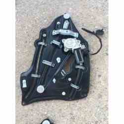 Elevalunas trasero derecho