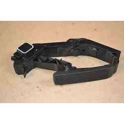 Pedal acelerador a2033000504